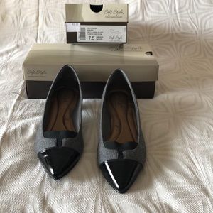 Ladies grey flannel Soft Style pumps size 7.5.